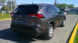 2022 Toyota RAV4 LE FWD