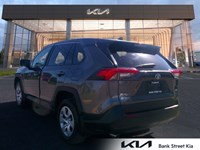 2022 Toyota RAV4 LE FWD