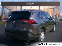 2022 Toyota RAV4 LE FWD