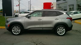 2025 Kia Seltos EX AWD