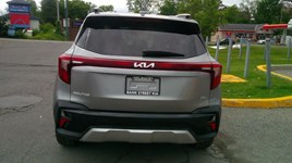 2025 Kia Seltos EX AWD