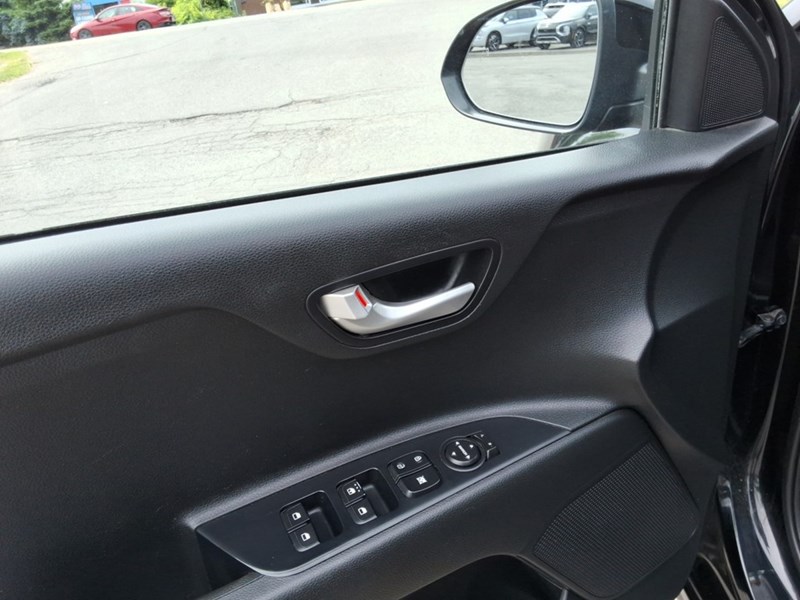 2022 Kia Rio LX Premium IVT