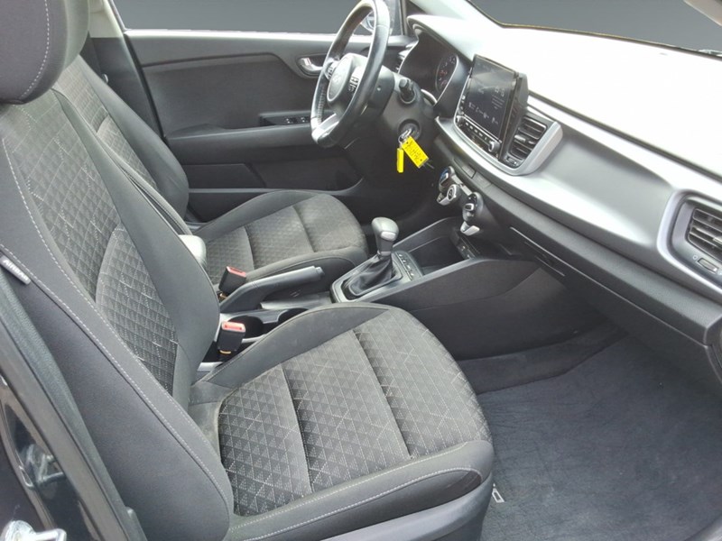 2022 Kia Rio LX Premium IVT