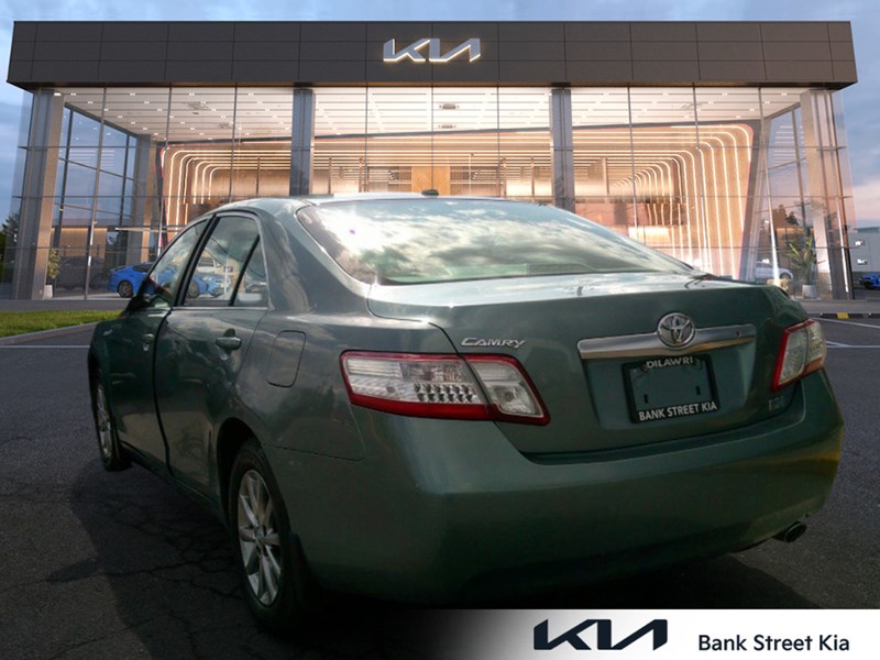 2011 Toyota Camry Hybrid 4dr Sdn