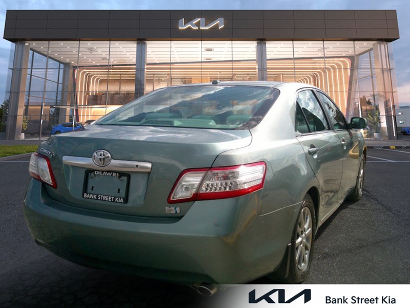 2011 Toyota Camry Hybrid 4dr Sdn