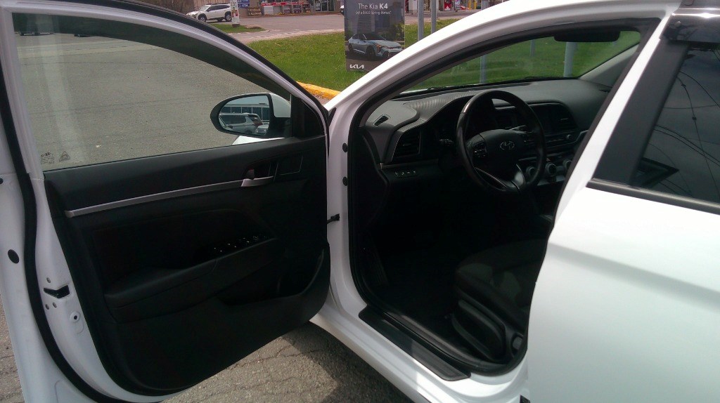 2020 Hyundai Elantra Preferred w/Sun & Safety Package IVT
