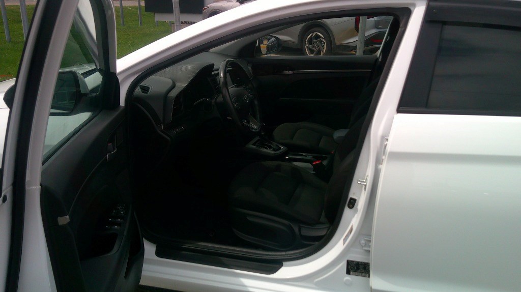 2020 Hyundai Elantra Preferred w/Sun & Safety Package IVT