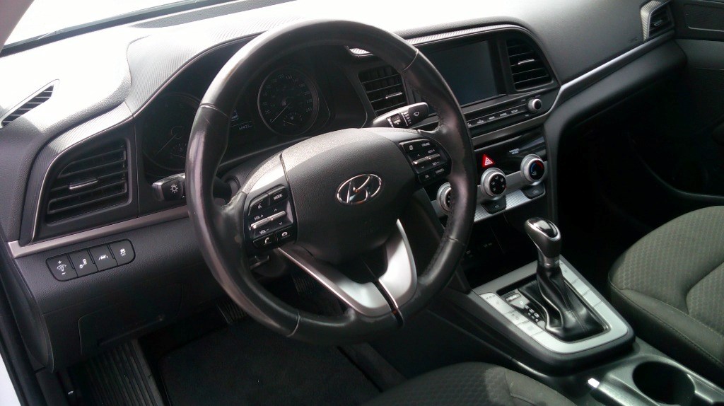 2020 Hyundai Elantra Preferred w/Sun & Safety Package IVT