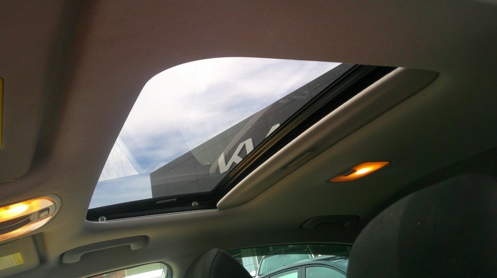 2020 Hyundai Elantra Preferred w/Sun & Safety Package IVT