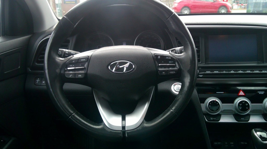 2020 Hyundai Elantra Preferred w/Sun & Safety Package IVT