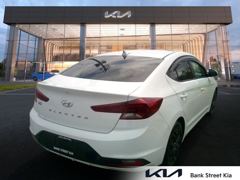 2020 Hyundai Elantra Preferred w/Sun & Safety Package IVT