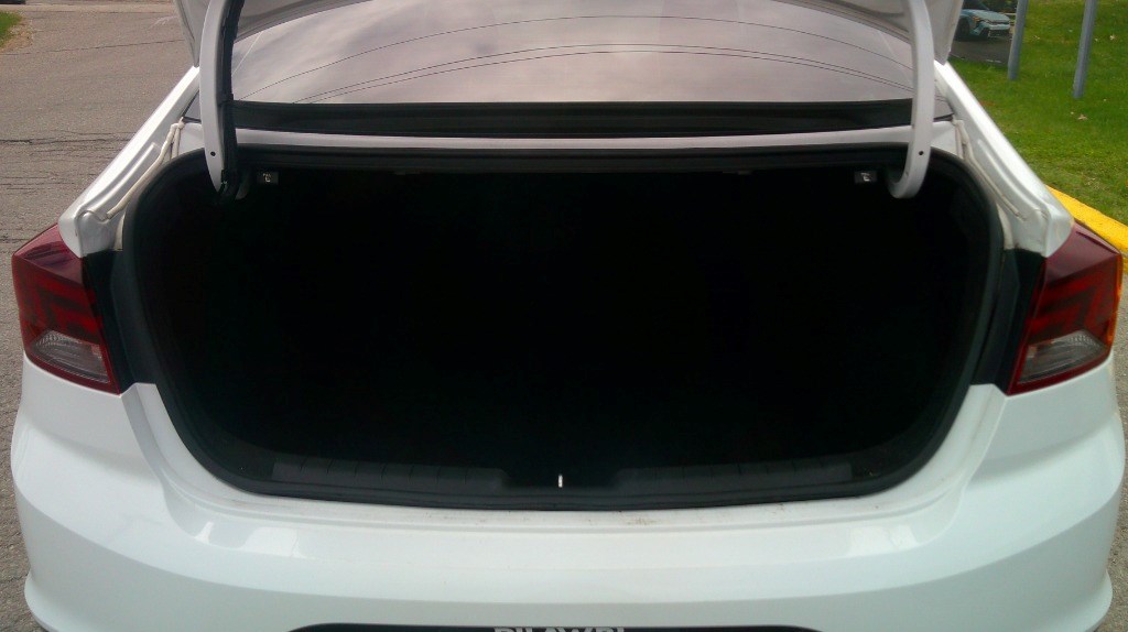 2020 Hyundai Elantra Preferred w/Sun & Safety Package IVT