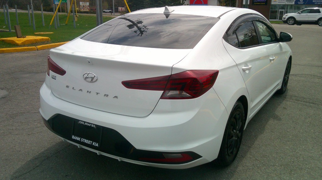 2020 Hyundai Elantra Preferred w/Sun & Safety Package IVT