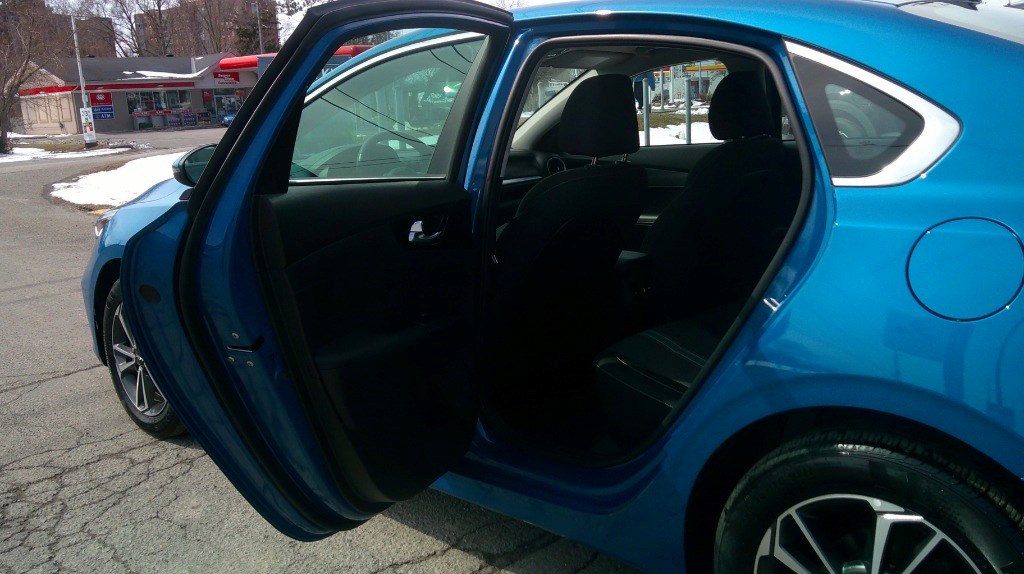 2022 Kia Forte EX IVT
