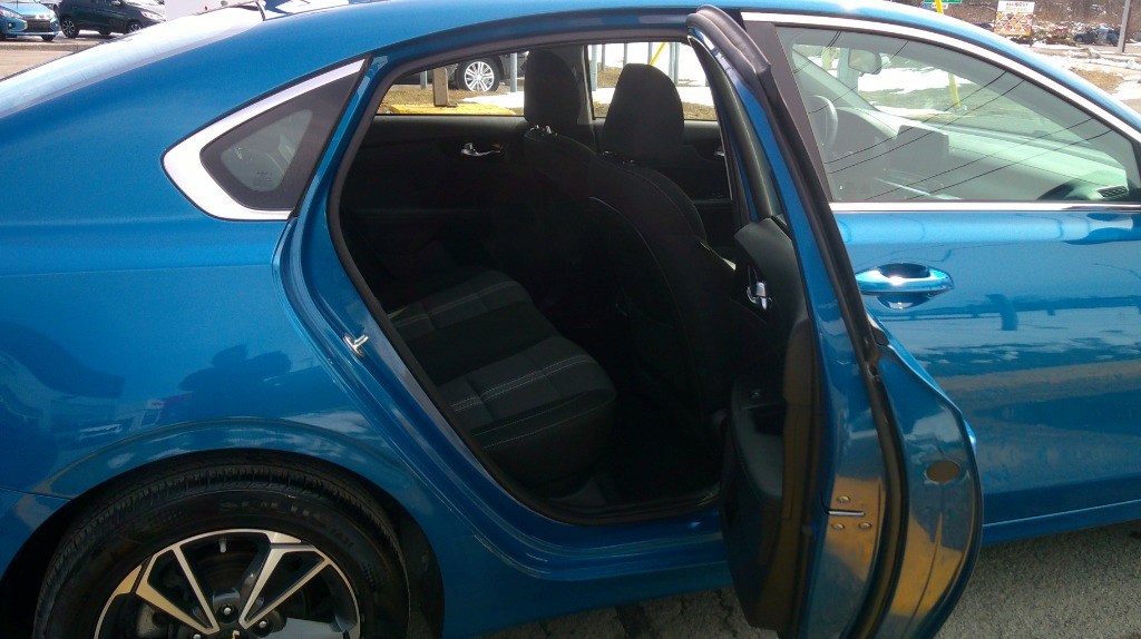 2022 Kia Forte EX IVT