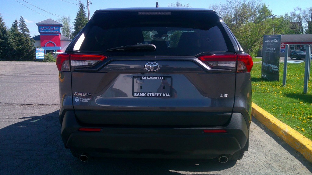 2022 Toyota RAV4 LE FWD