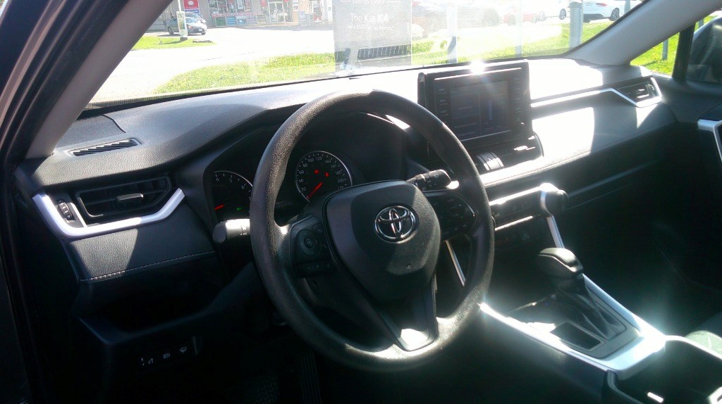 2022 Toyota RAV4 LE FWD