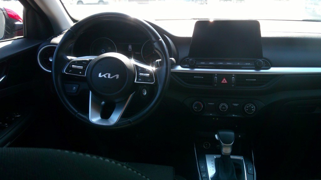 2023 Kia Forte5 5 EX IVT