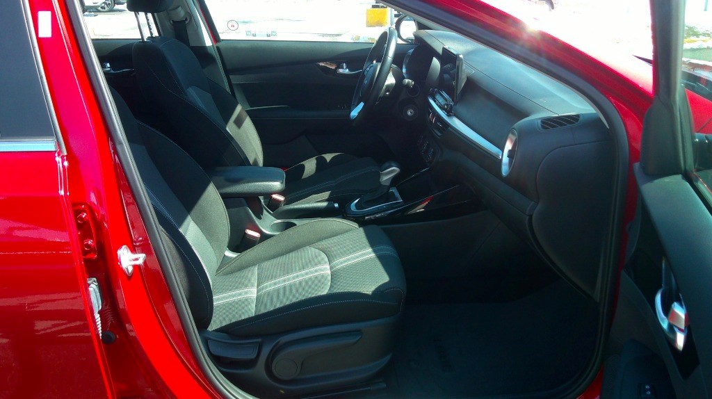 2023 Kia Forte5 5 EX IVT
