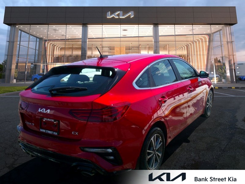 2023 Kia Forte5 5 EX IVT