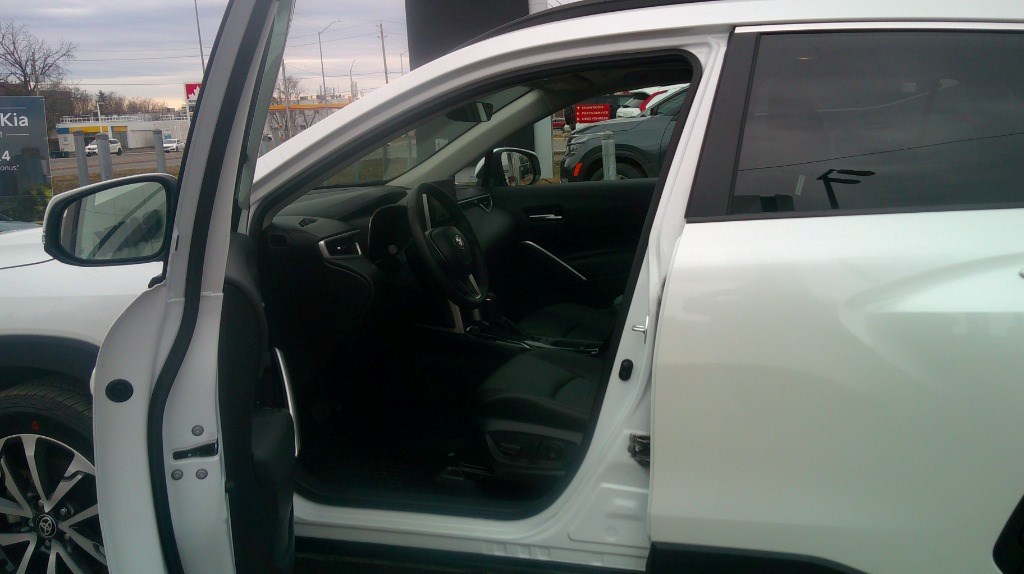 2024 Toyota Corolla Cross XLE AWD