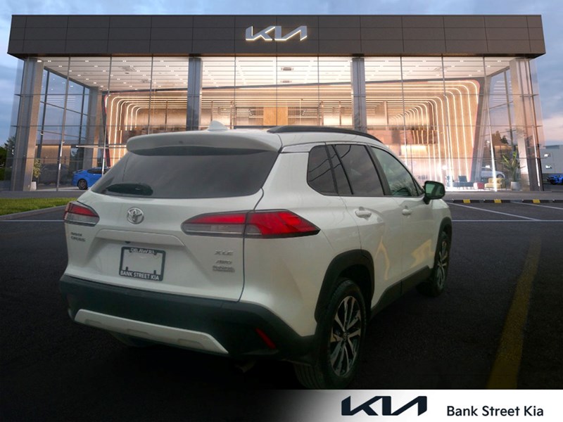 2024 Toyota Corolla Cross XLE AWD