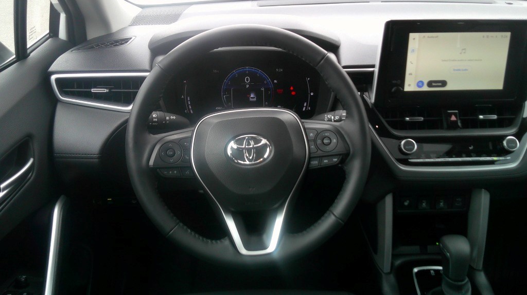2024 Toyota Corolla Cross XLE AWD