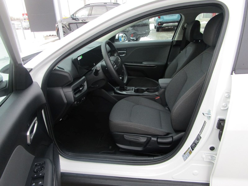 2025 Kia K4 LX FWD