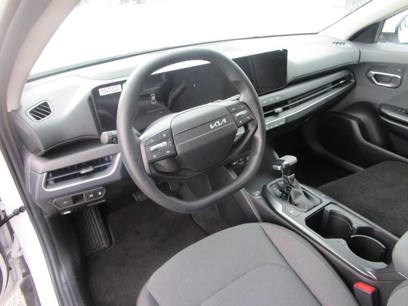 2025 Kia K4 LX FWD