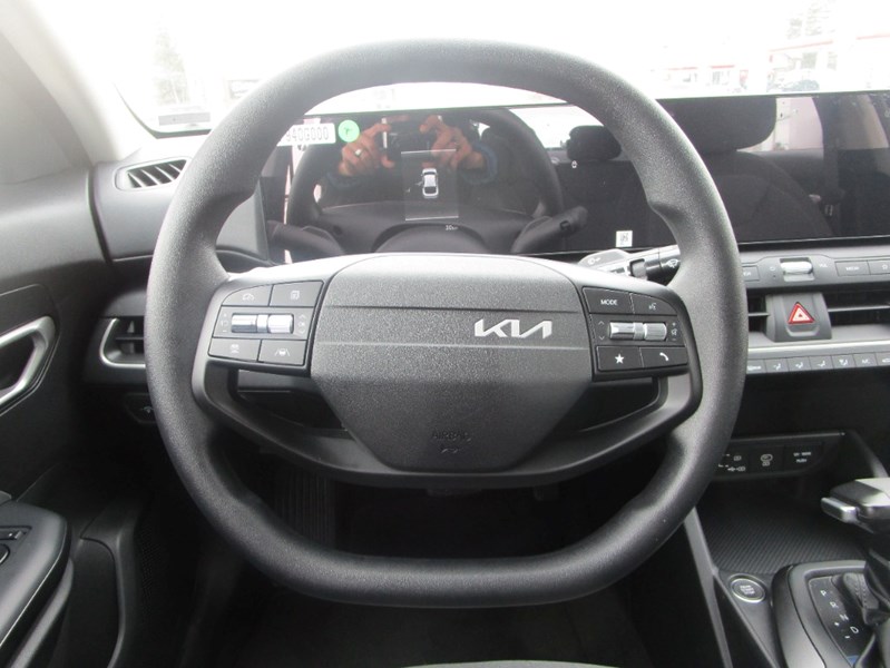 2025 Kia K4 LX FWD
