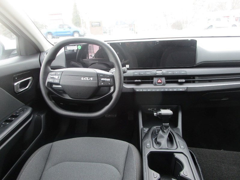 2025 Kia K4 LX FWD