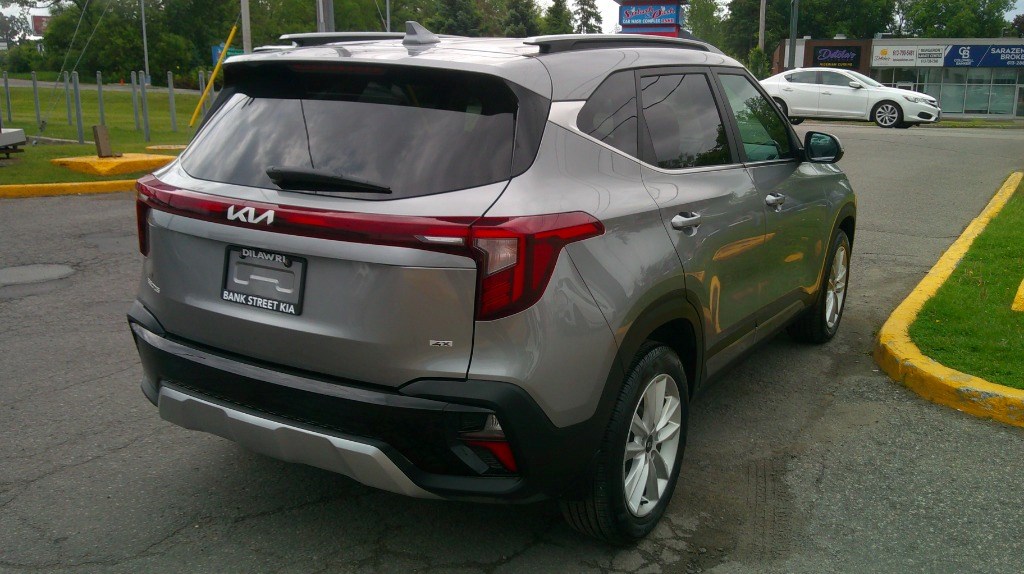 2025 Kia Seltos EX AWD
