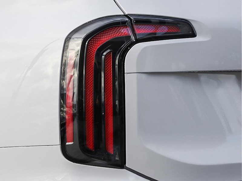2025 Kia Telluride SX Limited AWD w/Mahogany Interior