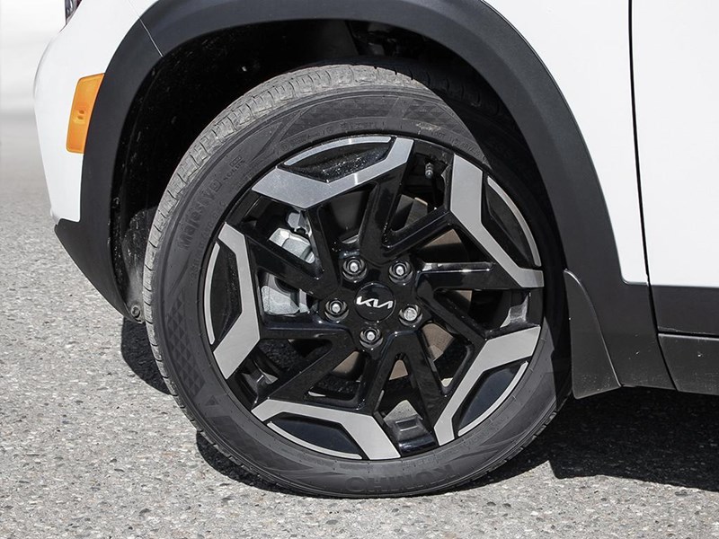 2025 Kia Seltos SX AWD w/Brown Interior