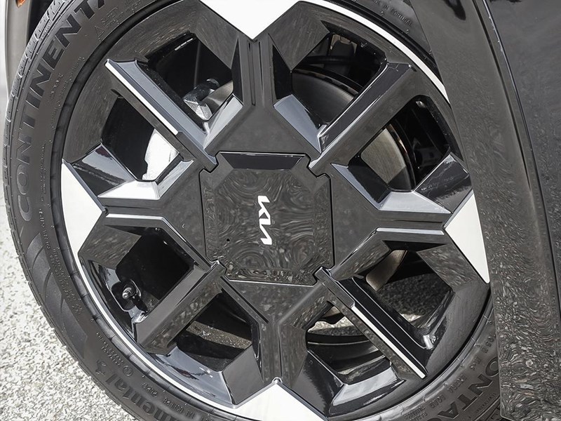 2025 Kia EV6 Land w/Premium Pkg AWD