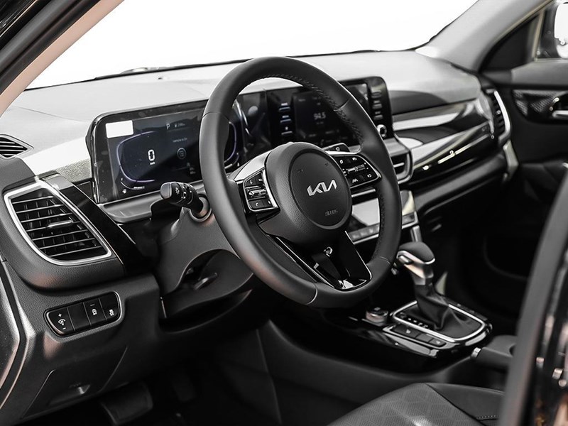 2025 Kia Seltos EX AWD