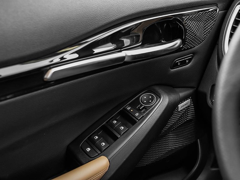 2025 Kia Seltos SX AWD w/Brown Interior