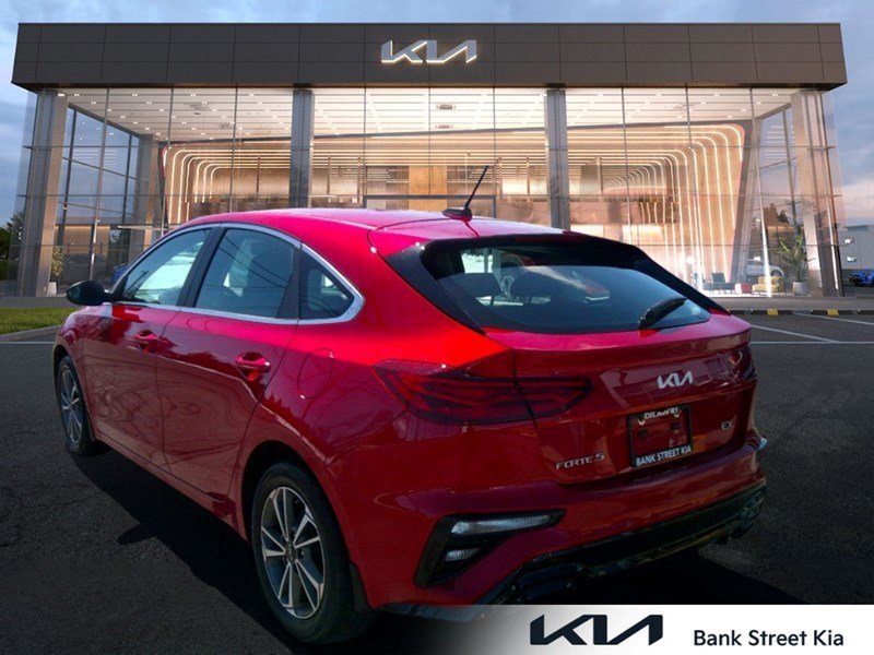 2023 Kia Forte5 5 EX IVT