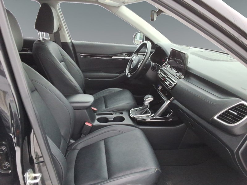 2022 Kia Seltos SX Turbo AWD w/Black Interior