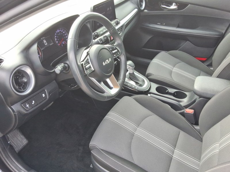 2024 Kia Forte EX IVT