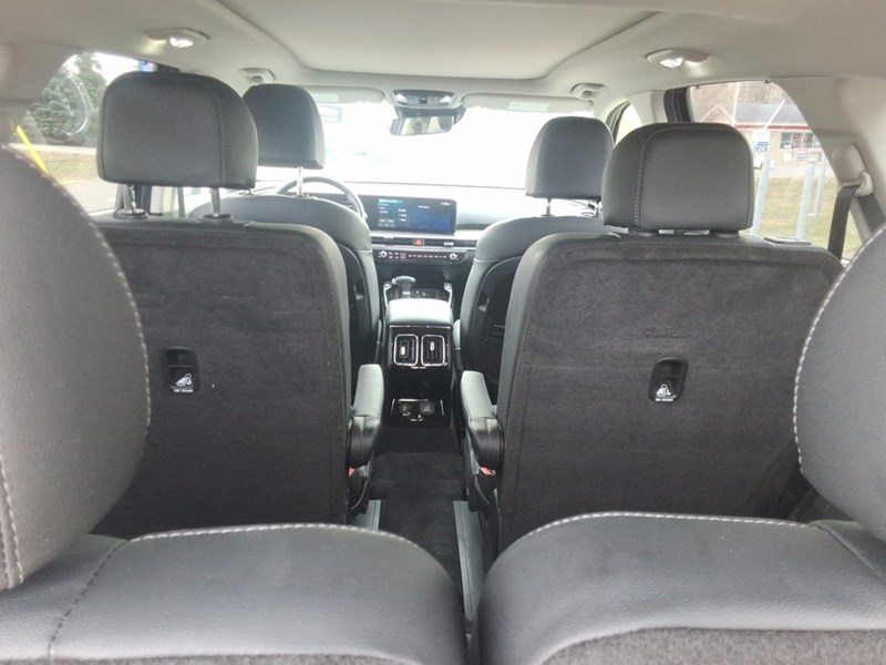 2025 Kia Sorento X-Line Limited AWD w/Black Interior