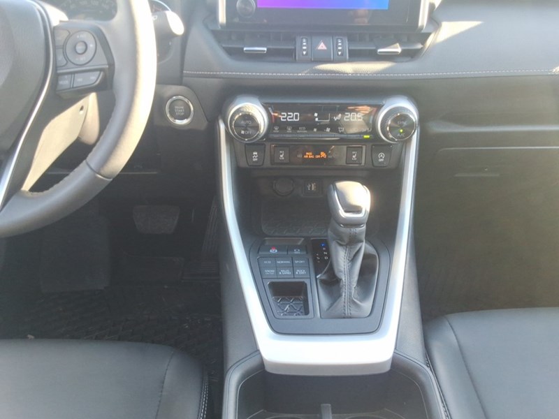 2025 Toyota RAV4 XLE AWD