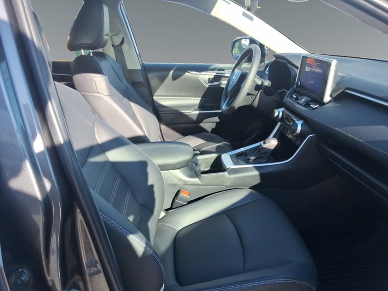 2025 Toyota RAV4 XLE AWD