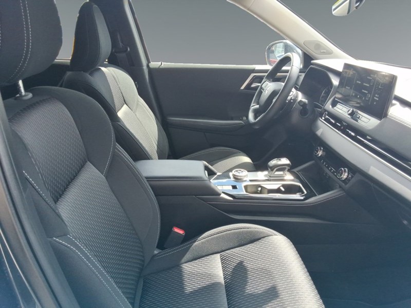 2025 Mitsubishi Outlander ES S-AWC