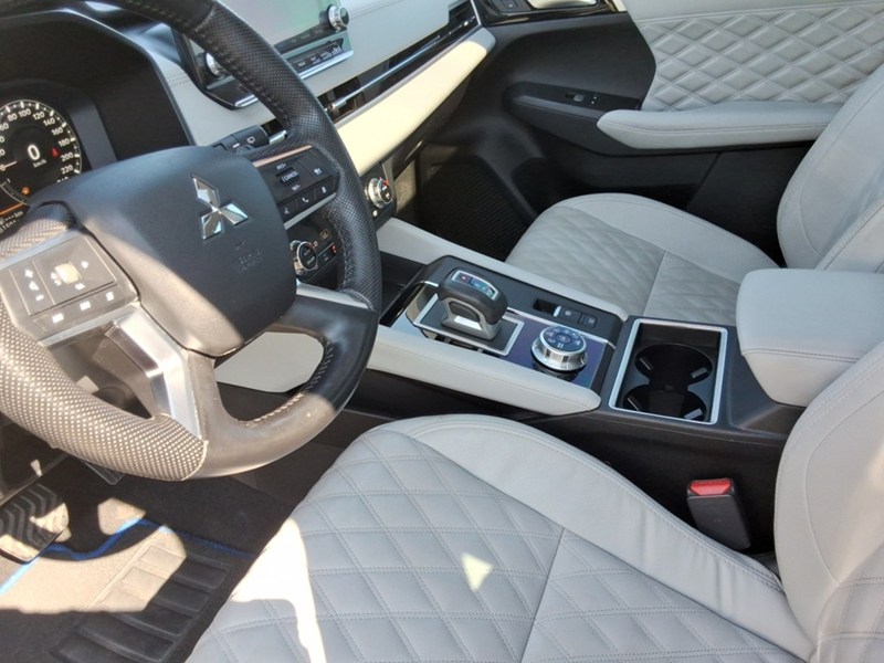 2023 Mitsubishi Outlander Plug-In Hybrid SEL S-AWC