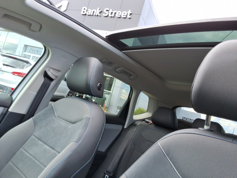 2024 Volkswagen Taos Comfortline Black Edition