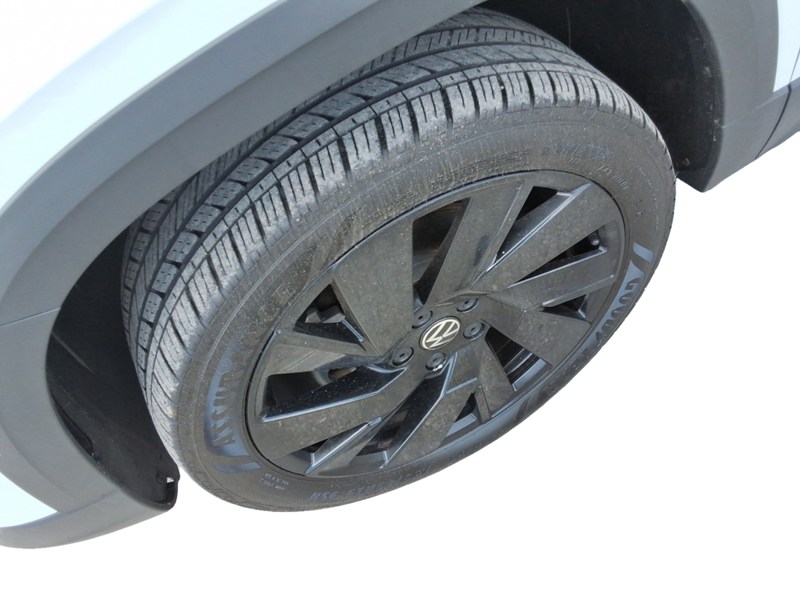 2024 Volkswagen Taos Comfortline Black Edition