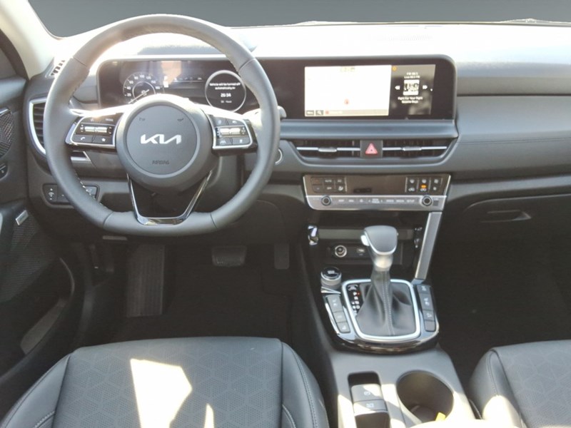 2026 Kia Seltos SX AWD w/Brown Interior