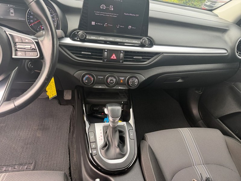 2024 Kia Forte EX Premium IVT