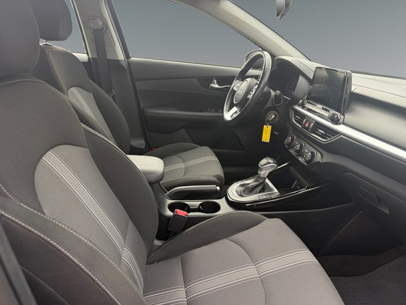2024 Kia Forte EX Premium IVT